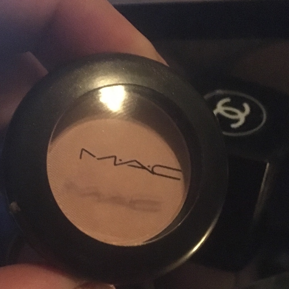 Mac eyeshadow
